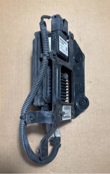 Radar Distronic Volvo XC60 OEM 31318999 - Usado image 4