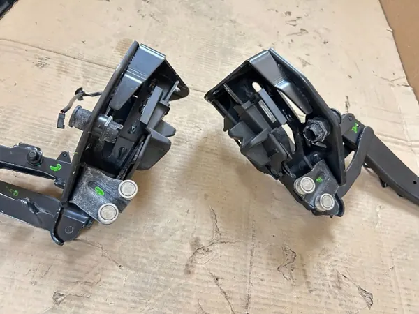 Dobradiça de teto conversível BMW 3 E92/E93 OEM 1037409 image 3