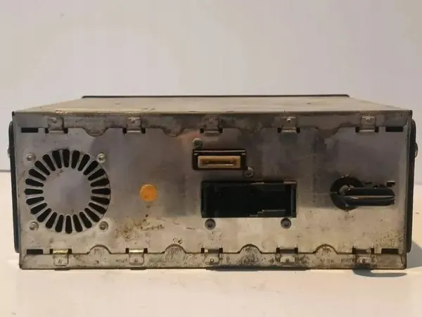 VW Passat B5 CD-vaihtaja OEM 7812001186 - Käytetty image 3