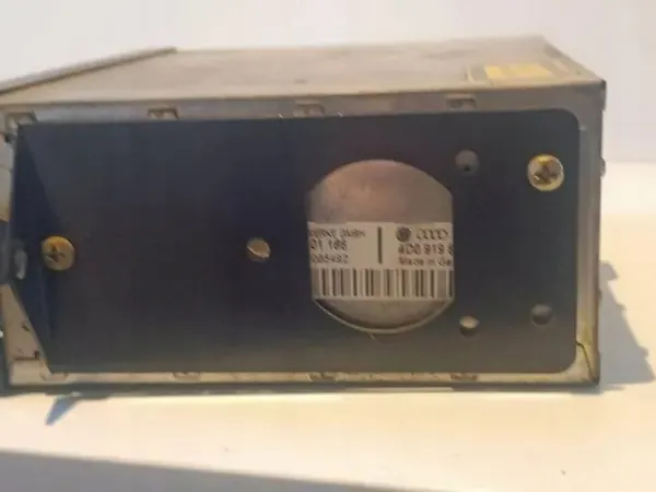 VW Passat B5 CD-vaihtaja OEM 7812001186 - Käytetty image 4