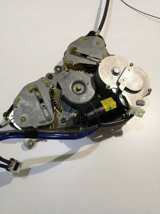 Nissan Quest Schiebetürmotor OEM 827315Z000 image 3