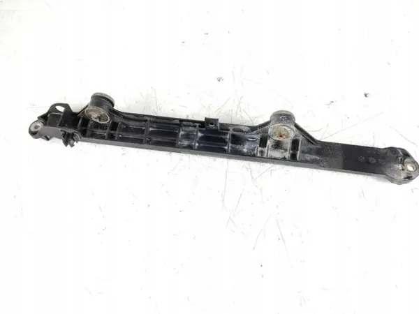 Toyota Hilux Vordersitzgurt-Halterung OEM 2640326101 image 2