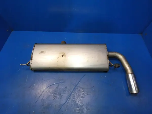 OEM 82438817 Silenciador trasero usado para Volvo V60 II 2.0D image 2