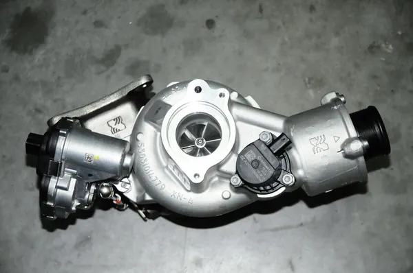 Turbocompresor 2.0 TFSI Audi VW 06N145702D image 2