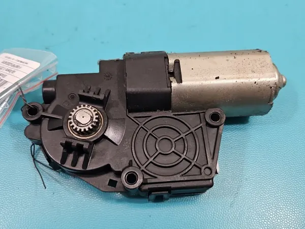 Schiebedachmotor OEM 50006315D für Kia Sorento III image 5