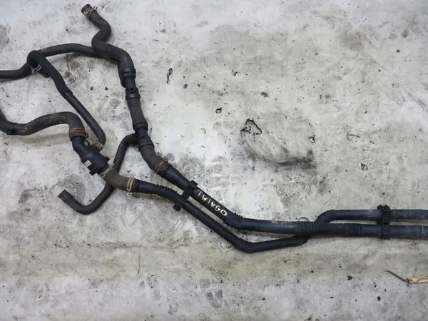 Carcasa de termostato de manguera de agua Twingo III 110612674R image 2