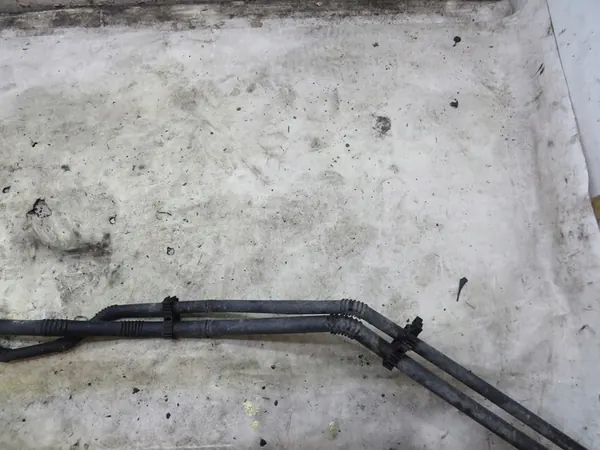 Carcasa de termostato de manguera de agua Twingo III 110612674R image 3