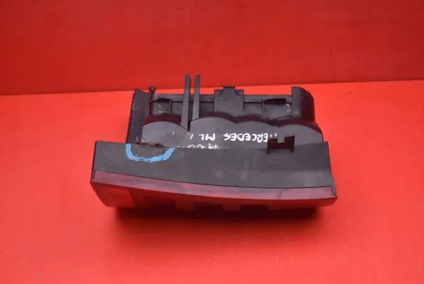 Lámpara Trasera Derecha Mercedes ML W163 01-05 A1638200264 image 4