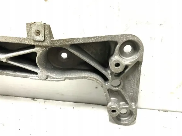 BMW Vaihteiston tuki OEM 6796611 4 Cabriolle 3.0L Diesel image 3