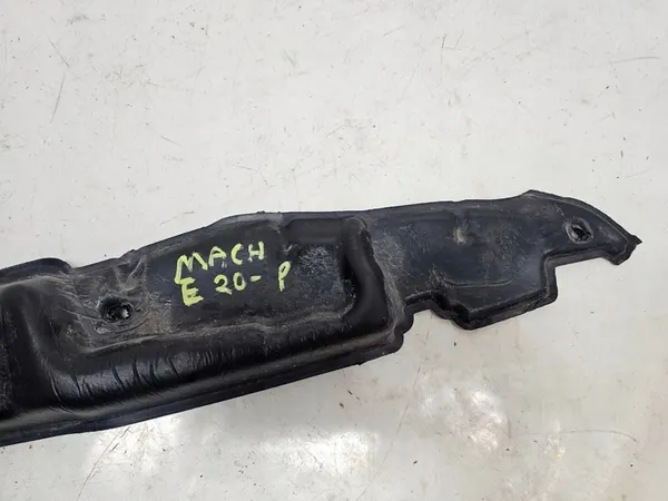 Ford Mustang Mach-E 20- Isolamento de Para-lama Direito LJ8B-R16E560 image 2