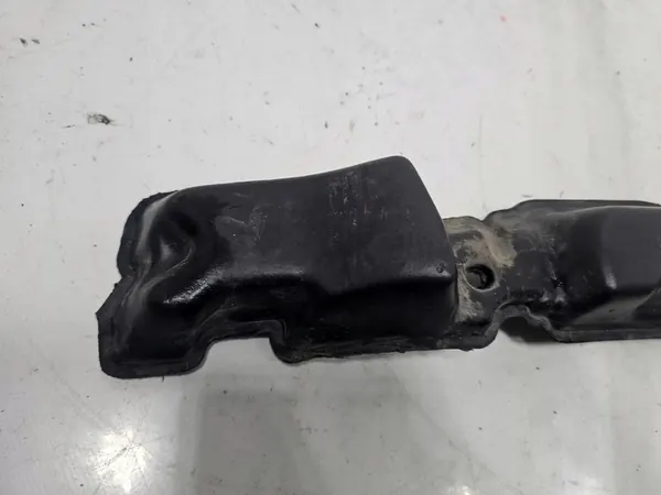 Ford Mustang Mach-E 20- Isolamento de Para-lama Direito LJ8B-R16E560 image 4