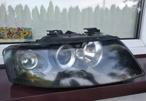 AUDI A4 B6 CABRIO Faro Derecho image 4