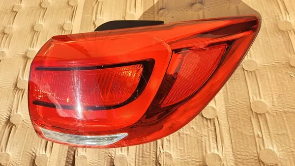 KIA SPORTAGE III - LÁMPARA TRASERA LIFT 13-15 image 5