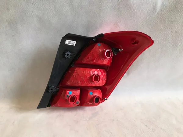 FARO TRASERO IZQUIERDO CHEVROLET TRAX 12-14 OEM 42599452 image 4