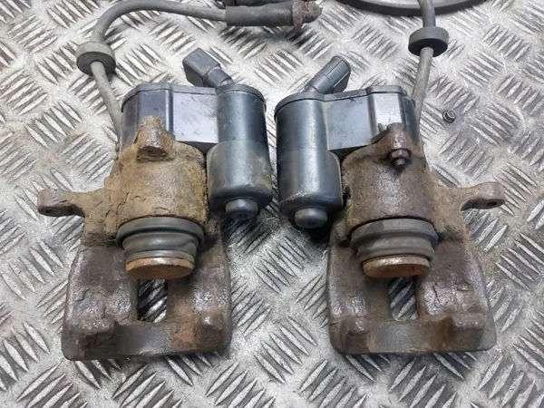 OEM TARCZE HAMULCOWE TYŁ + ZACISKI AUDI A6 C6 Remset image 3