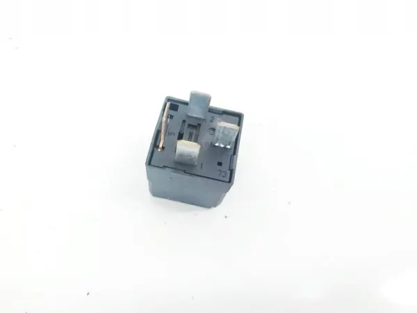 Relais Mercedes-Benz Classe A OEM 4RA00779151 image 2