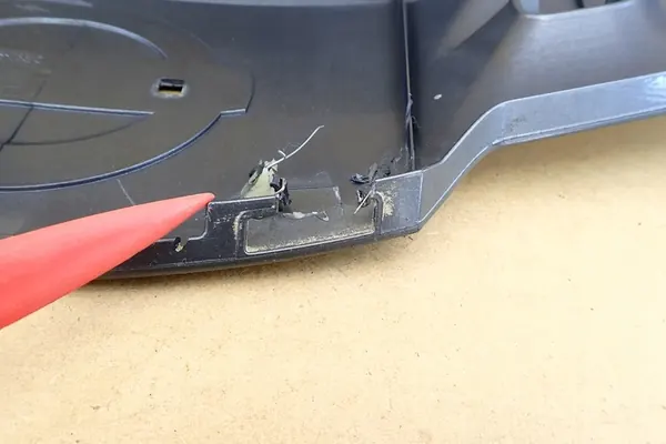 NISSAN NOTE 09 Front Grill 623109U000/9U100 OE image 8