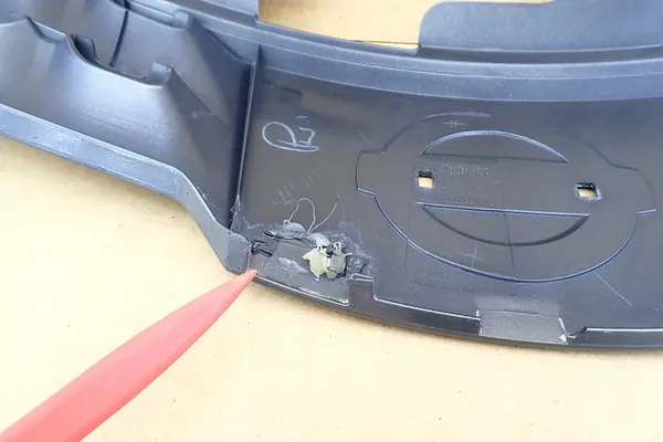 NISSAN NOTE 09 Front Grill 623109U000/9U100 OE image 9