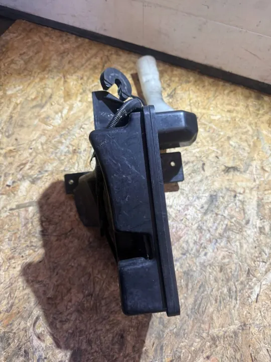 Scheibenwaschbehälter OEM 6R0955453D für VW Polo 5 image 3