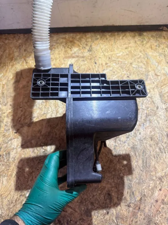 Scheibenwaschbehälter OEM 6R0955453D für VW Polo 5 image 5