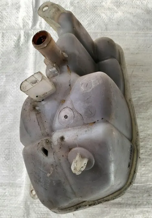 Ausgleichsbehälter Audi A8 S8 D3 3.0 TDI OEM image 2