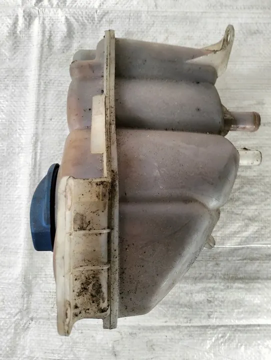 Ausgleichsbehälter Audi A8 S8 D3 3.0 TDI OEM image 3