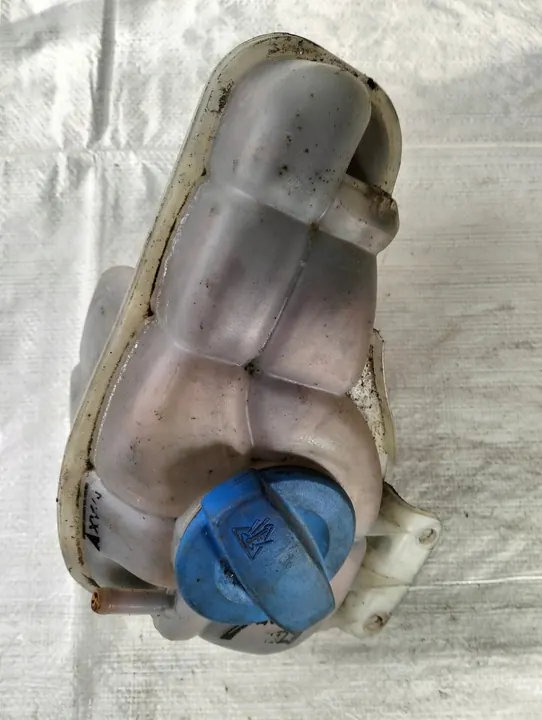 Ausgleichsbehälter Audi A8 S8 D3 3.0 TDI OEM image 4