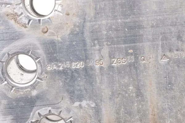 MERCEDES W117 Soporte de Absorción de Impacto A2466200295 image 4