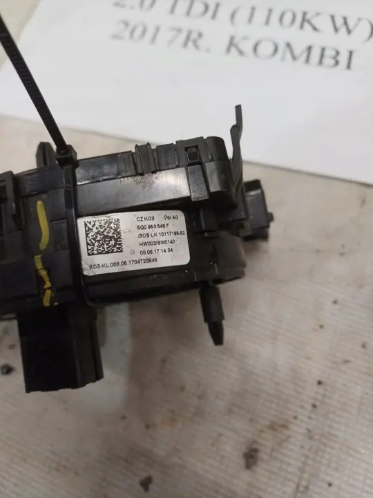 Garniture volant OEM 6Q0953549F pour Skoda Octavia image 3
