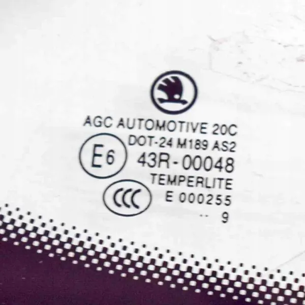 Vitre arrière droite OEM 6V9845298A pour Skoda Fabia III image 4