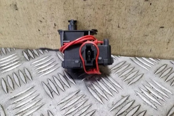 Bränsletanklock AUDI A4 (8K2, B8) 2.0L diesel image 2