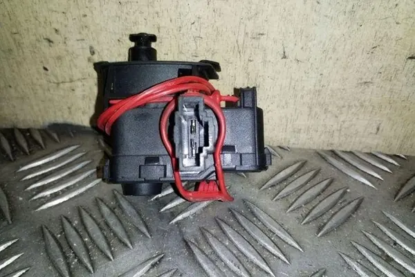 Bränsletanklock AUDI A4 (8K2, B8) 2.0L diesel image 3