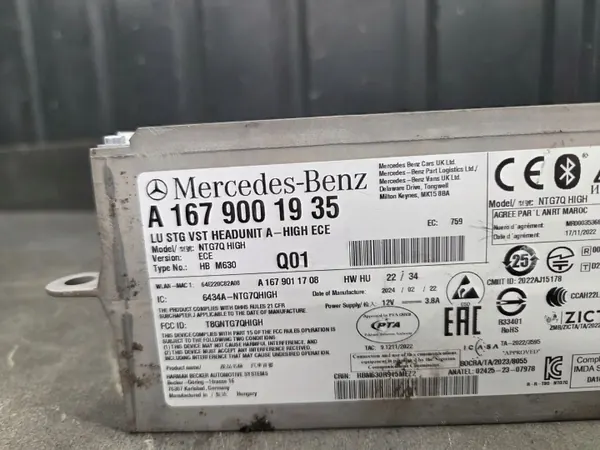 Módulo de radio Mercedes OEM A1679001935 - Usado image 3