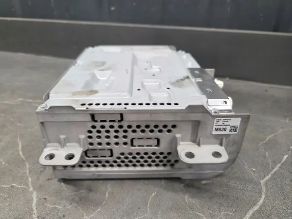 Módulo de radio Mercedes OEM A1679001935 - Usado image 5