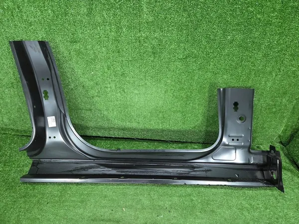 Kori pylväs vasen puoli Audi A4 S4 B8 8K 8K9809847 image 4