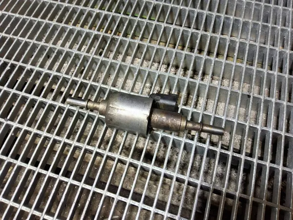 Pompe à carburant Webasto OEM AU525J284AA Ford Ranger image 2
