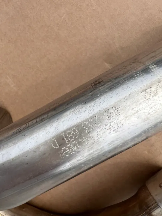 OEM 4M8253681B Extremos de Tubo de Escape Audi RSQ8 image 8