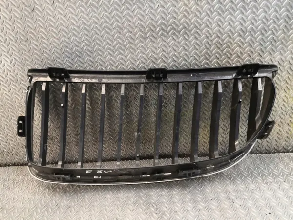 BMW 3 E90 E91 Tuuletusritilä OEM 7120008 Käytetty image 3