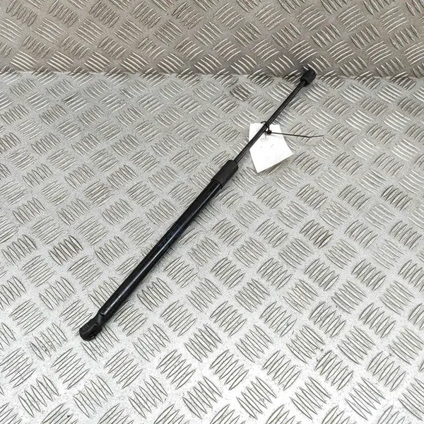 Vasen tavaratilan nostin VW Touareg 3.0L 8P4827552C image 5