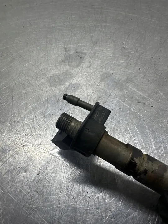 Iniettore carburante BMW 5 E60 E61 2008 image 3