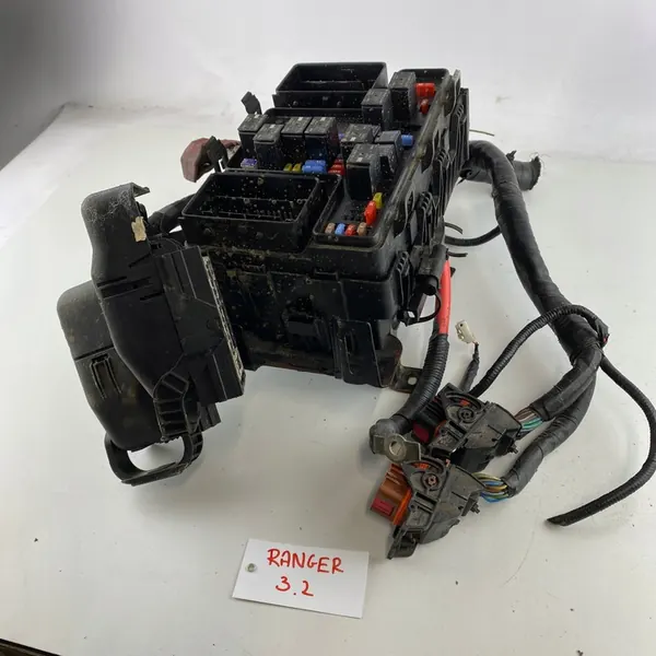 Caja de fusibles Ford 3.2 Tdci Ranger 3.2 Doratorq image 2