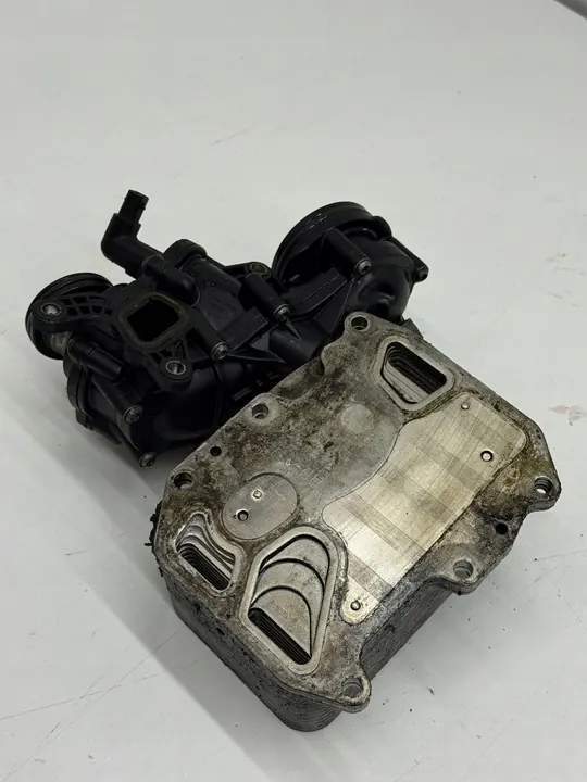 AUDI A4 A6 A7 C7 3.0 TDI Carcasa de Termostato OEM image 8