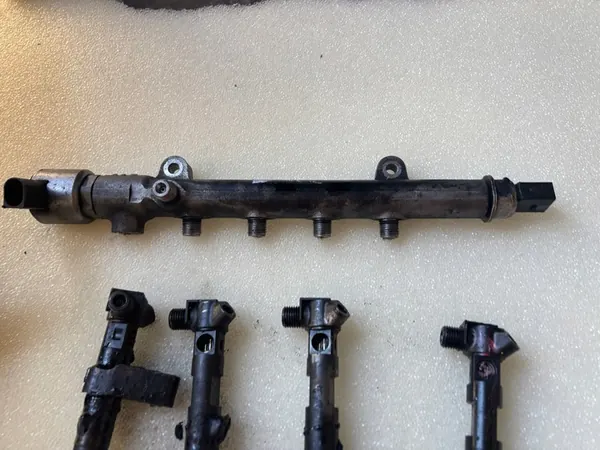 MERCEDES A B KLASA GLA 1.8 CDI Inyectores Bomba A6510701387 image 3