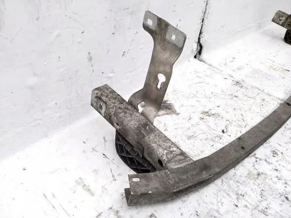 Renforcement de pare-chocs avant BMW 7 G11 G12 image 6