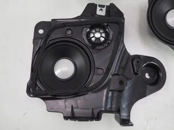 Luidsprekerversterker OEM 498764427 voor BMW i8 image 7