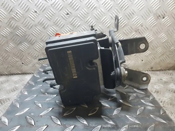 ABS-pumppu OEM 44510-0D031 Toyota Yaris 2:lle image 7