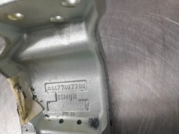 Bisagra Puerta Trasera Derecha Mercedes W447 OEM A4477407700 image 4