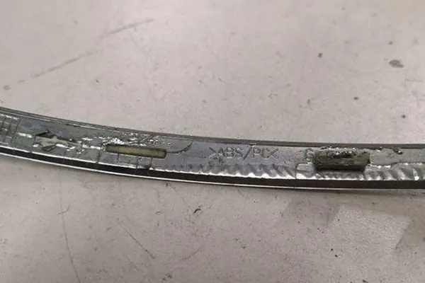 Rivestimento paraurti anteriore sinistro MERCEDES-BENZ E (W211) A2118852321 image 4