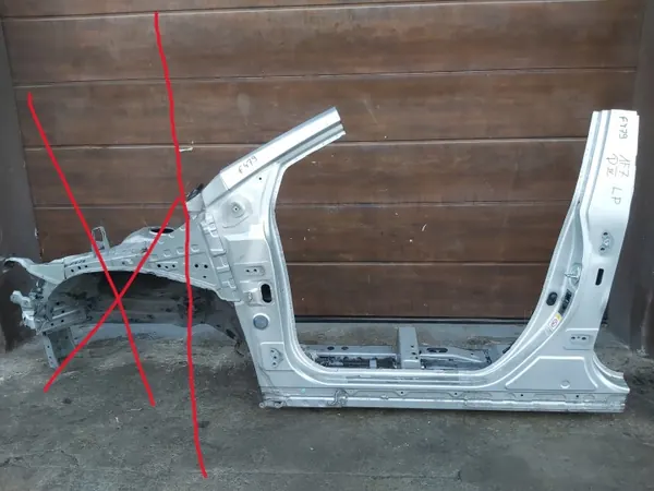 Toyota Prius IV Stolpe A/B Vänster OEM PRIUS IV image 3