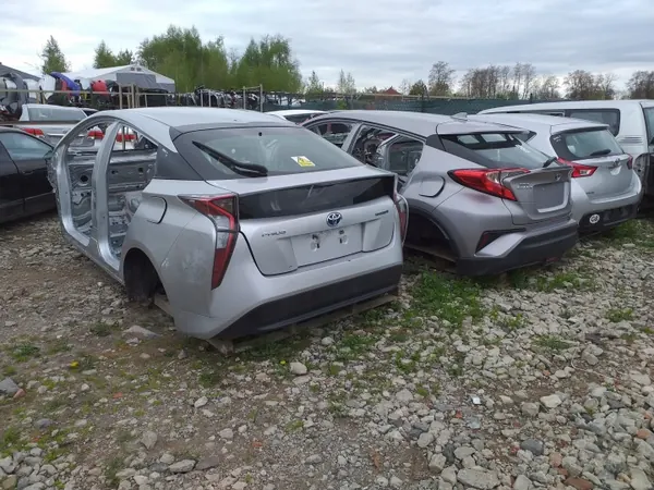 Toyota Prius IV Stolpe A/B Vänster OEM PRIUS IV image 7